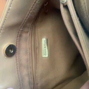 A tan giani Bernini shoulder bag